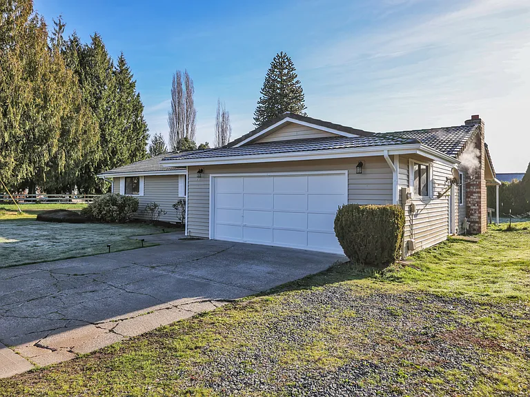 701 21st St SE — Photo 32