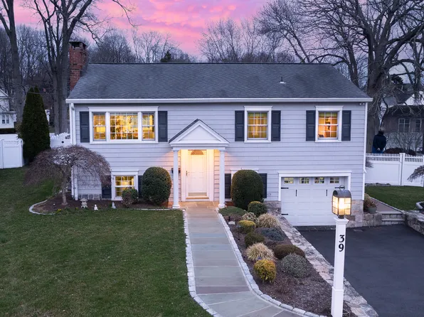 39 Olmstead Place, Norwalk, CT 06855