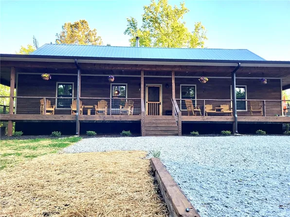 230 Millberg Dr, Walhalla, SC 29691