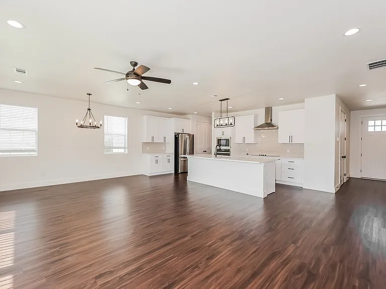 8589 Mulligan Pass — Photo 4