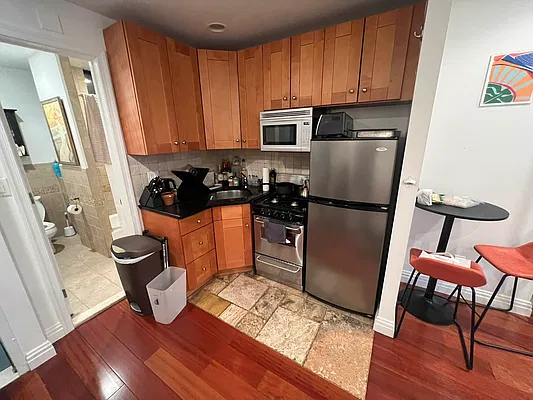 Rented by CNYC Apartments | media 10