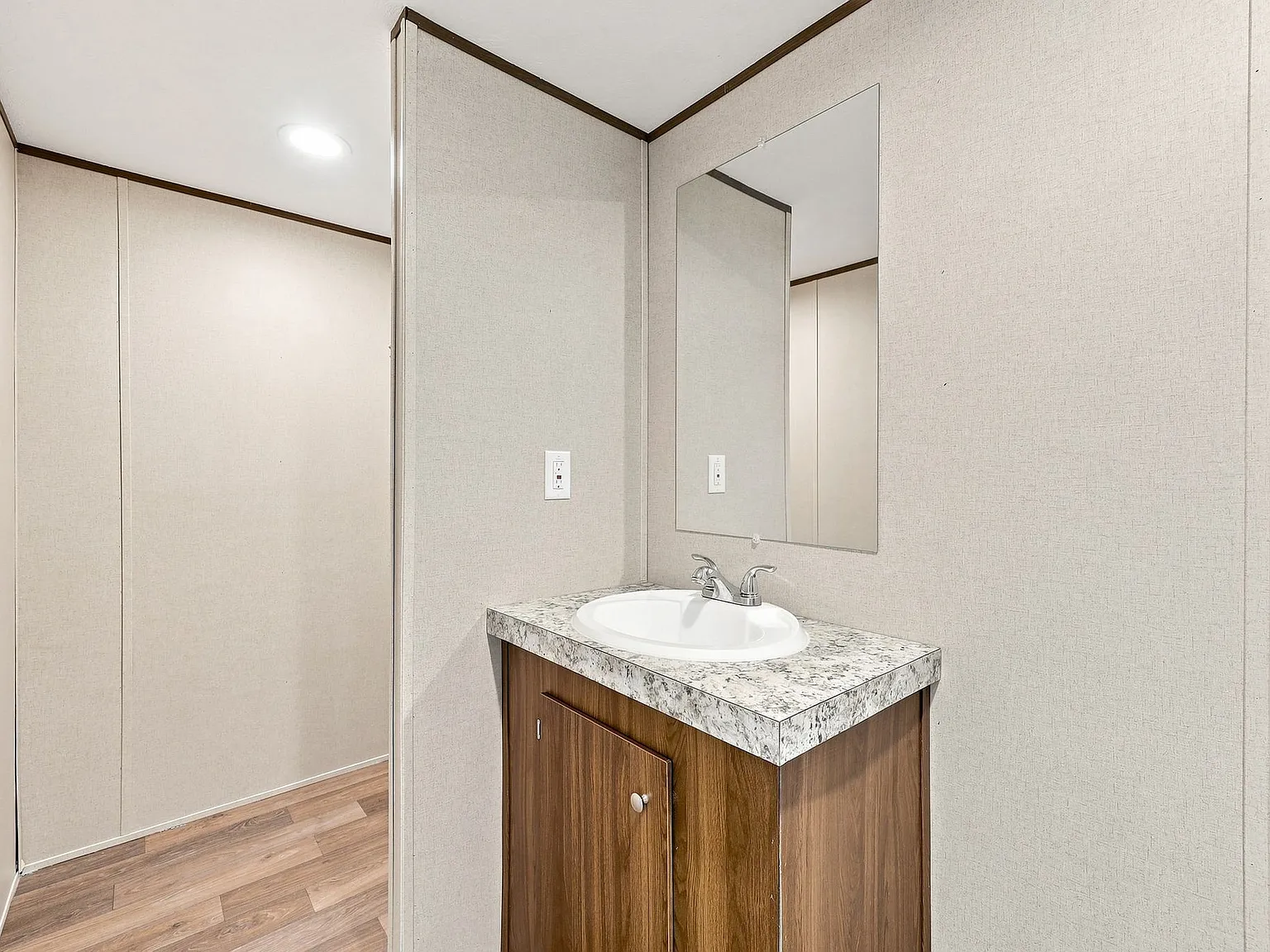3 bed, 1060 sqft, $950 — Photo 4