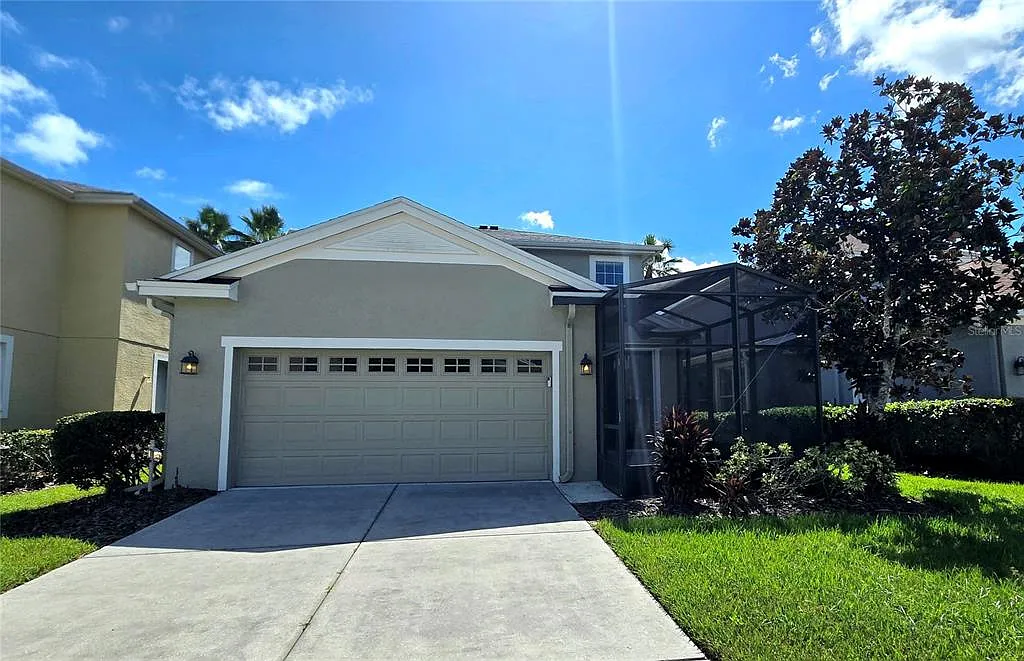 5 bed, 2.5 bath, 2467 sqft, $2,950 — Photo 4