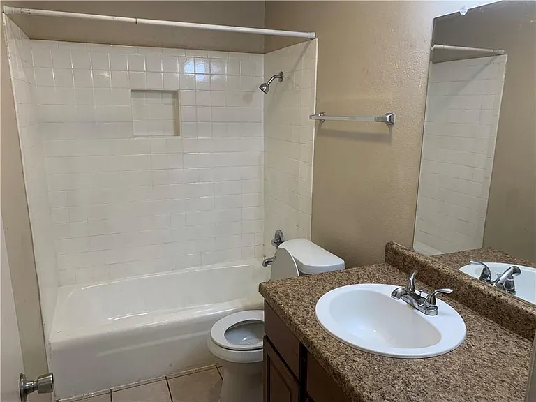 7208 Creekside Dr #A — Photo 18