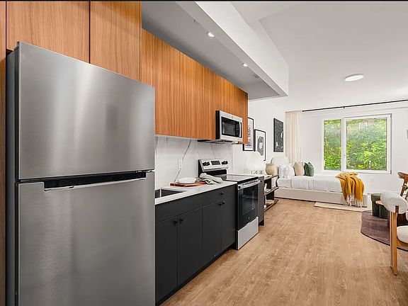 5th image of 1832 Fulton St #8B
