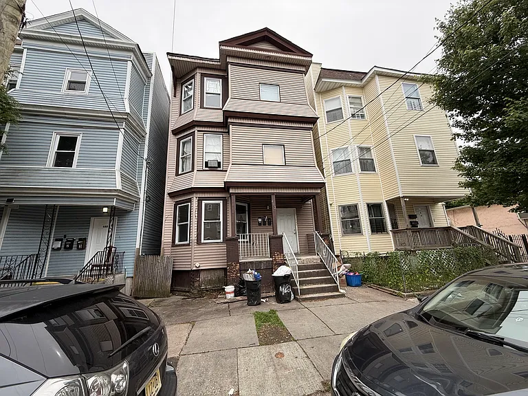 482 Avon Ave #1 — Photo 8