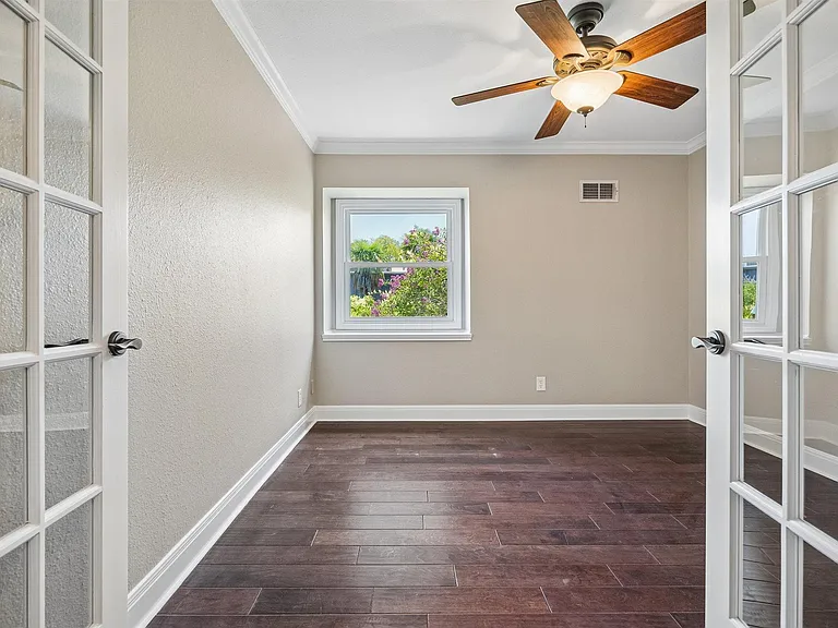 2500 Steck Ave #18 — Photo 15
