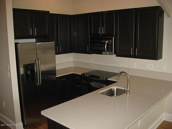 3rd image of 2525 College St APT 1213