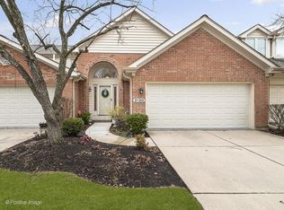 2120 Hallmark Ct, Wheaton, IL 60187