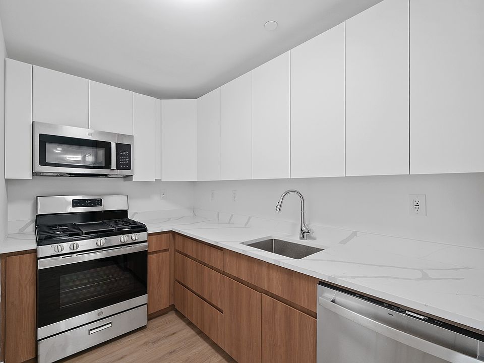 1st image of 2516 37th Ave #4A