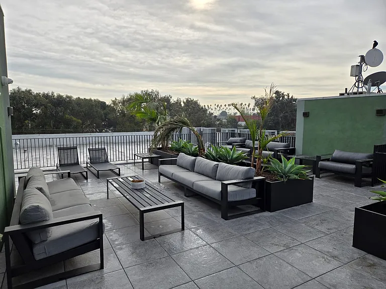 4506 Dockweiler St #304 — Photo 11