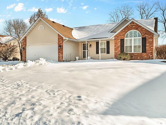 2nd image of 1064 Meadow Lake Dr