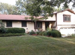 792 E Gunn Rd, Rochester, MI 48306