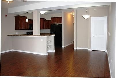 1st image of 206 Kroeger Ave APT 1A