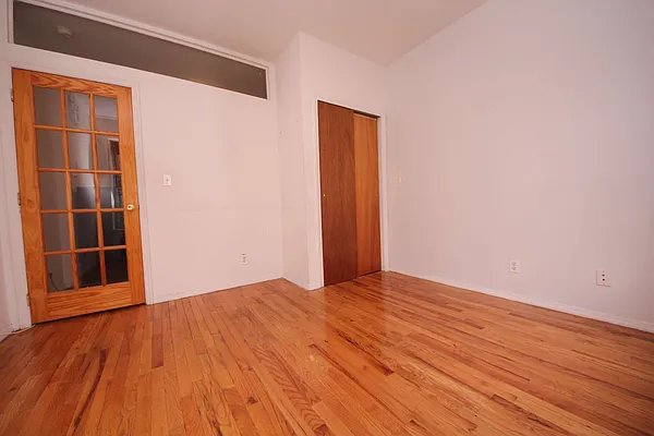 Rented by Waverly Realty Associates | media 26