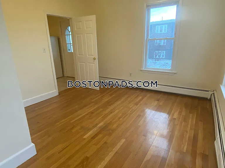 38 Bond St #3 — Photo 10