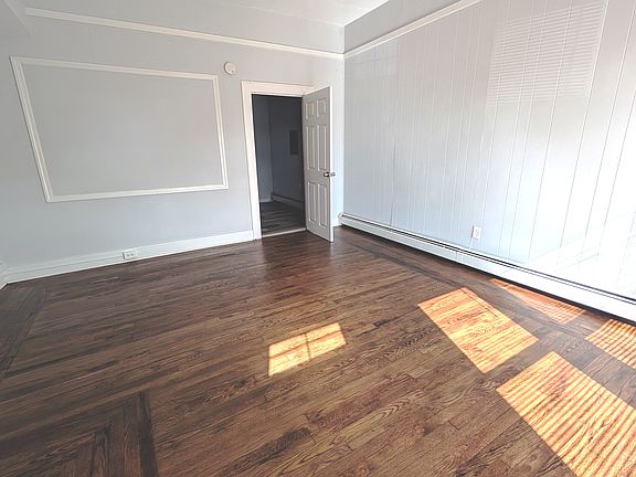 2nd image of 154 Undercliff Ave APT 1