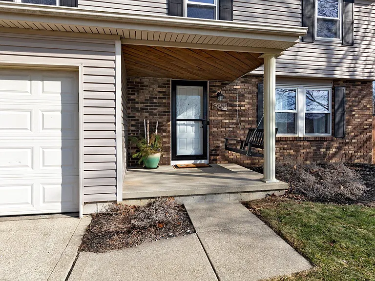880 Ruskin Dr — Photo 3