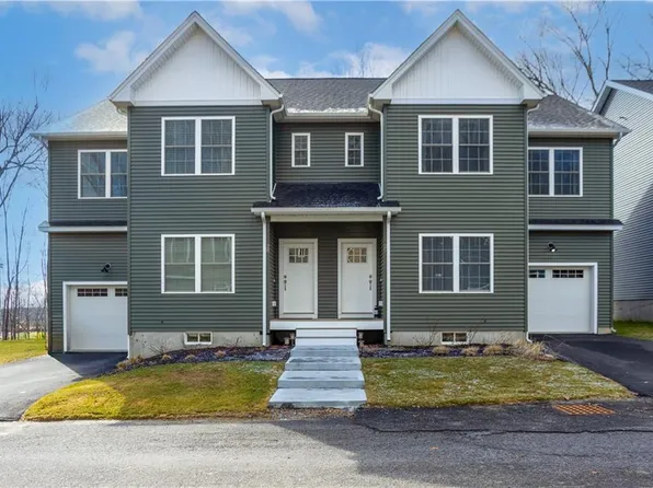 26 Kensington Way, Johnston, RI 02919