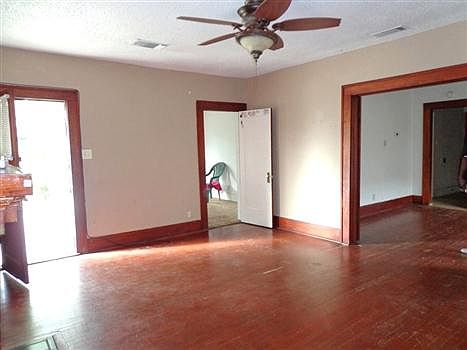 3rd image of 1815 1st St
