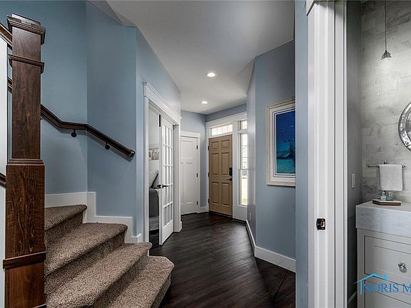 3rd image of 460B Bay Breeze Dr