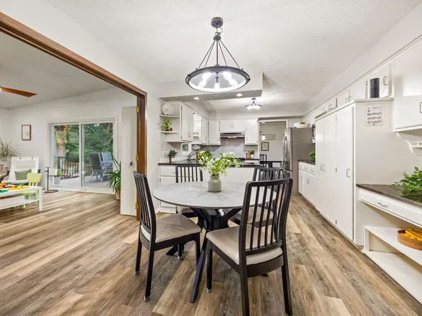 14880 Ironwood Ct, Eden Prairie, MN 55346