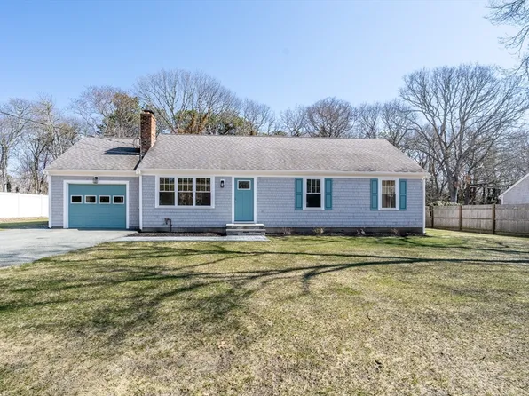 98 Wagon Ln, Barnstable, MA 02630