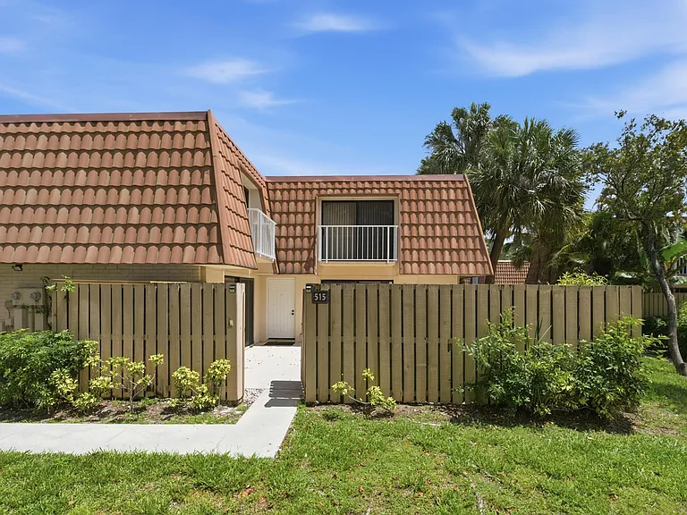 515 Green Springs Pl — Photo 2