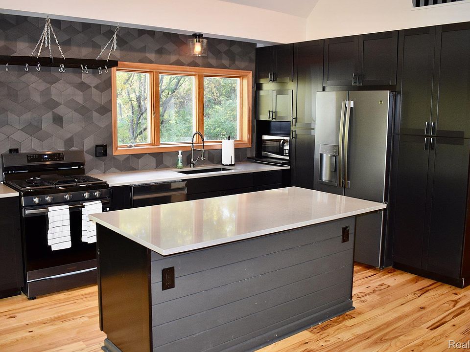 8312 Whitmore Lake Rd, photo 27