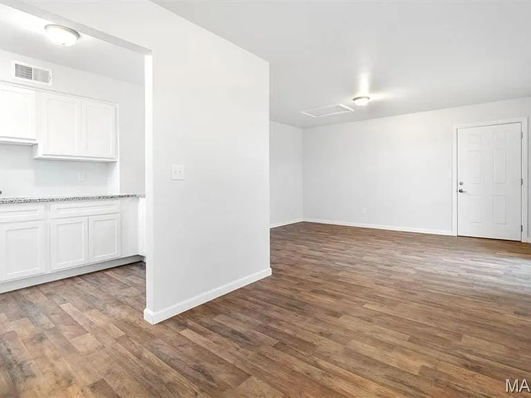 6905 Colonial Woods Dr #2 — Photo 6