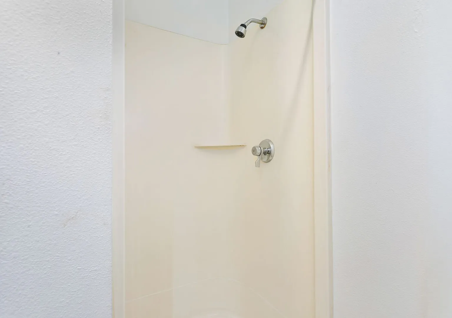 5420 South Tacoma Way — Photo 2