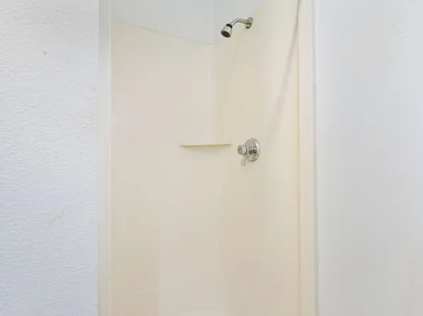 5420 South Tacoma Way, 5420 S Tacoma Way #6, Tacoma, WA 98409