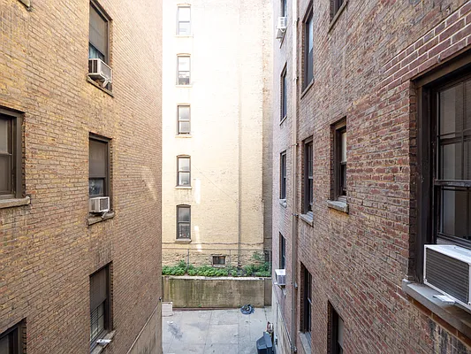 Rented by City Connections Realty | media 7