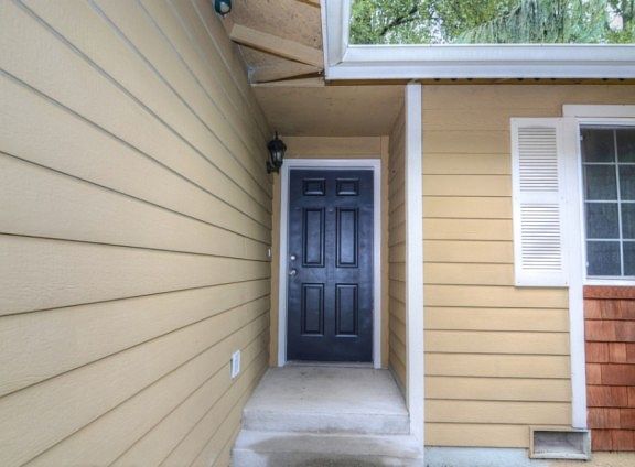 3rd image of 2627 Lake Dr