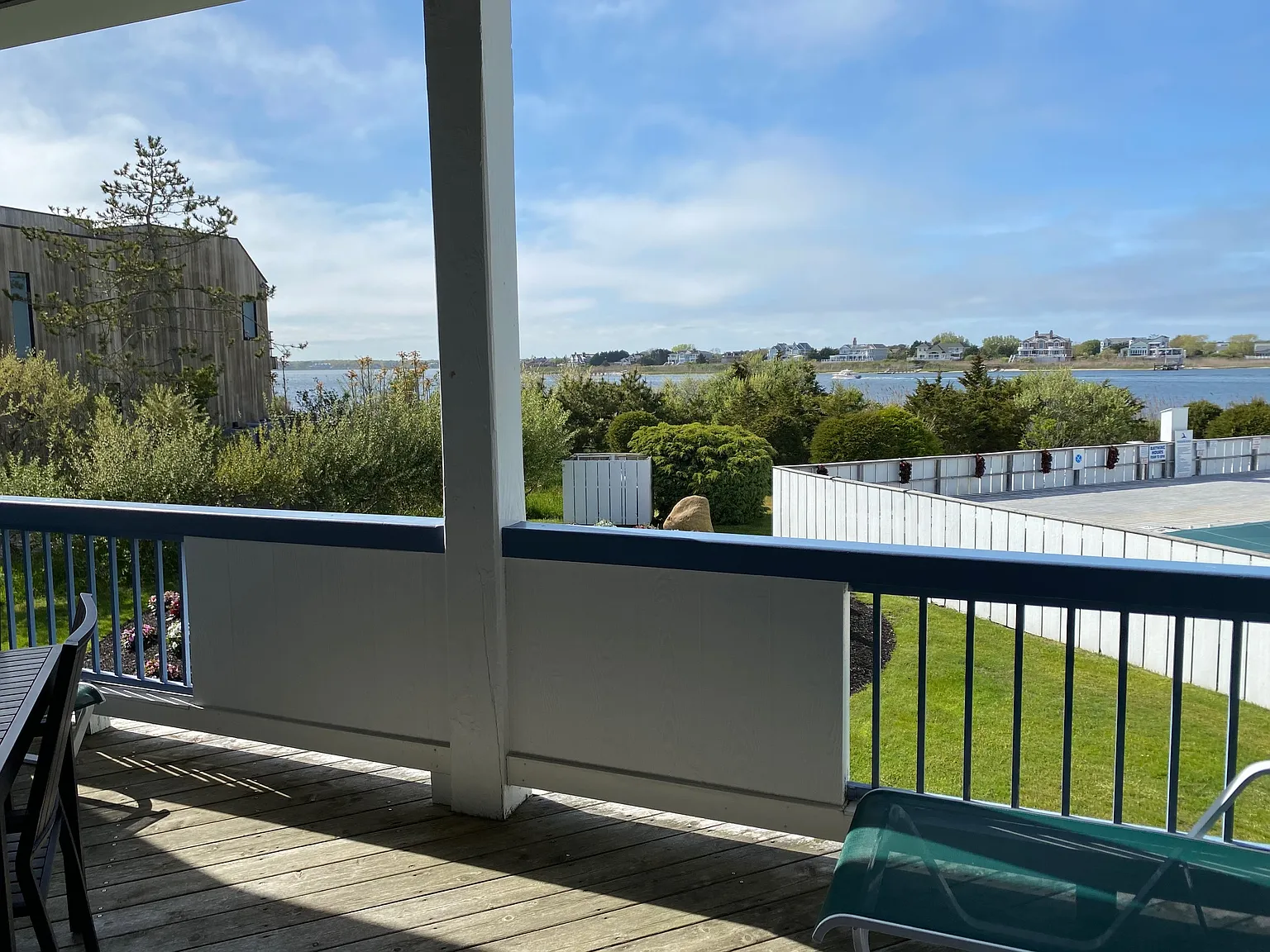 Pool, Ocean & Amazing Bayfront Sunsets — Photo 2