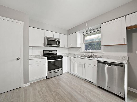 5th image of 15201 Diekman Ct