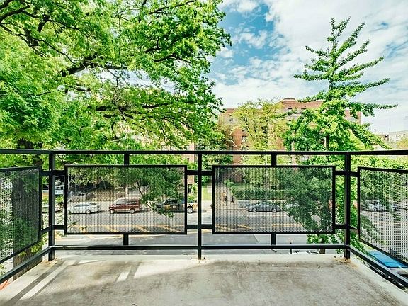 3rd image of 146 Linden Blvd APT 2B