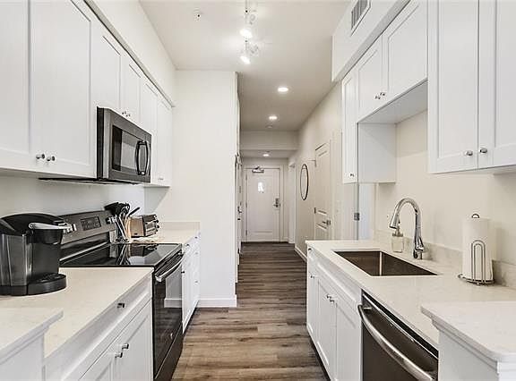 5th image of 2100 Saint Thomas St APT 301