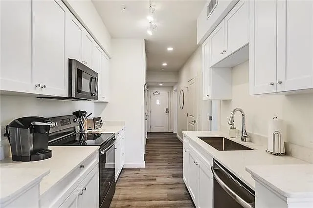 2100 Saint Thomas St #301 — Photo 5