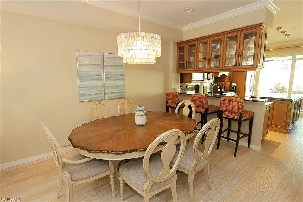 3 bed, 3.0 bath, 2310 sqft, $21,500 — Photo 4
