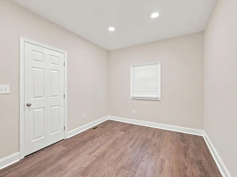 1605 Brintons Bridge Rd — Photo 20