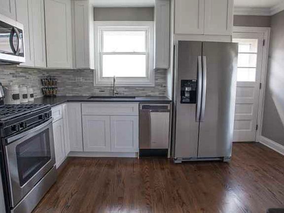 5th image of 1723 W Catalpa Ln