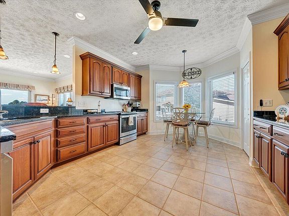 2nd image of 1038 La Casa Ct