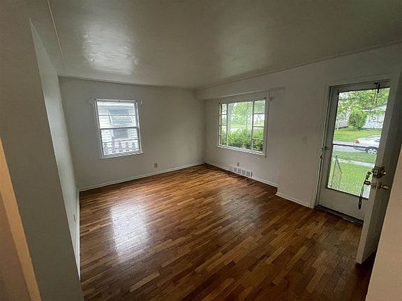 2nd image of 2506 Pennsylvania Ave