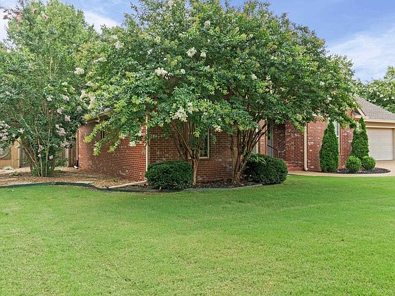 4th image of 834 Copperfield Cir