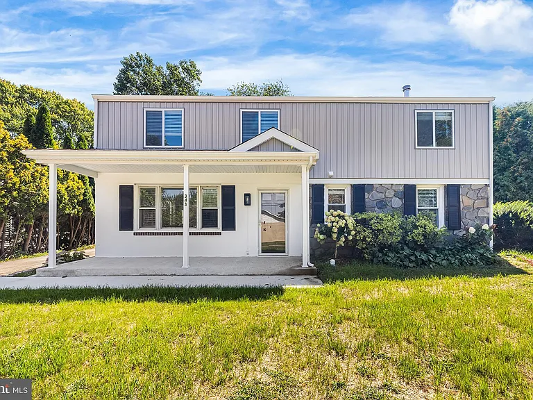 343 Sugartown Rd #B — Photo 1