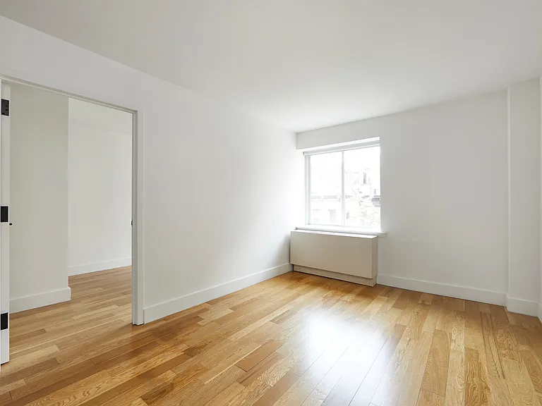 101 E 10th St #3F — Photo 2