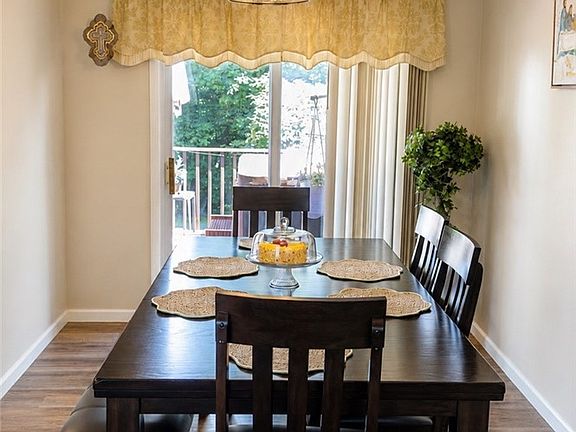 4th image of 32703 Arlesford Dr