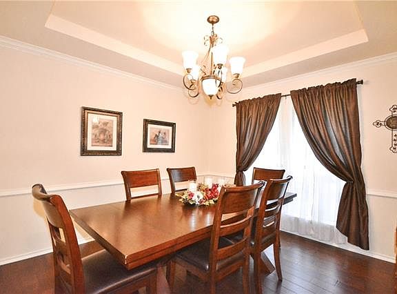 4th image of 614 Villa Creek Dr