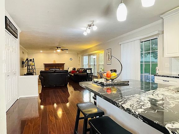 4th image of 3223 Bridgeport Place Dr